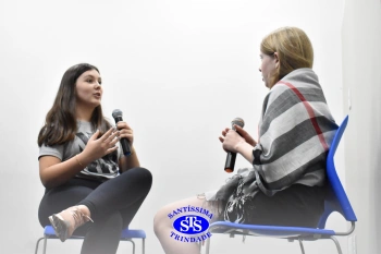 Alunos do 7º ano apresentam esquetes teatrais para combater o bullying