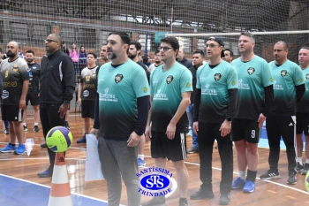 1º Torneio Franciscano de Vôlei Masculino Adulto reúne famílias no Ginásio do Colégio