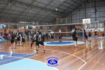 1º Torneio Franciscano de Vôlei Masculino Adulto reúne famílias no Ginásio do Colégio