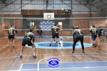 1º Torneio Franciscano de Vôlei Masculino Adulto reúne famílias no Ginásio do Colégio