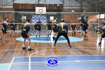 1º Torneio Franciscano de Vôlei Masculino Adulto reúne famílias no Ginásio do Colégio