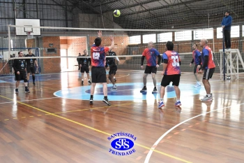 1º Torneio Franciscano de Vôlei Masculino Adulto reúne famílias no Ginásio do Colégio