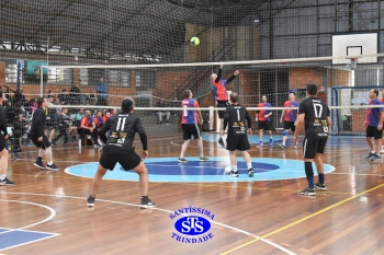 1º Torneio Franciscano de Vôlei Masculino Adulto reúne famílias no Ginásio do Colégio