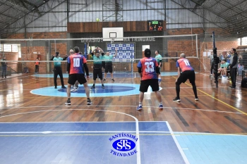1º Torneio Franciscano de Vôlei Masculino Adulto reúne famílias no Ginásio do Colégio