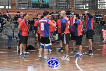 1º Torneio Franciscano de Vôlei Masculino Adulto reúne famílias no Ginásio do Colégio