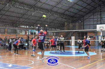 1º Torneio Franciscano de Vôlei Masculino Adulto reúne famílias no Ginásio do Colégio