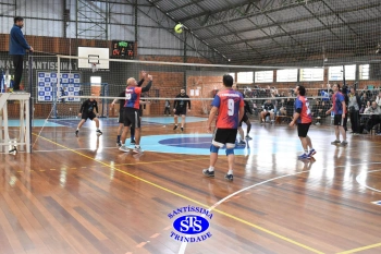 1º Torneio Franciscano de Vôlei Masculino Adulto reúne famílias no Ginásio do Colégio
