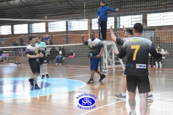 1º Torneio Franciscano de Vôlei Masculino Adulto reúne famílias no Ginásio do Colégio