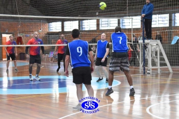 1º Torneio Franciscano de Vôlei Masculino Adulto reúne famílias no Ginásio do Colégio