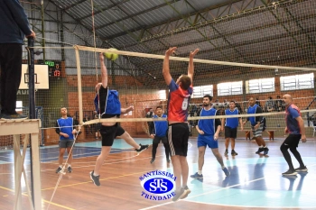 1º Torneio Franciscano de Vôlei Masculino Adulto reúne famílias no Ginásio do Colégio