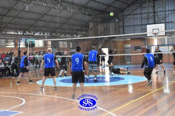 1º Torneio Franciscano de Vôlei Masculino Adulto reúne famílias no Ginásio do Colégio