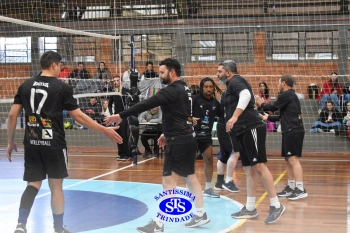 1º Torneio Franciscano de Vôlei Masculino Adulto reúne famílias no Ginásio do Colégio