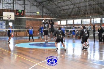 1º Torneio Franciscano de Vôlei Masculino Adulto reúne famílias no Ginásio do Colégio