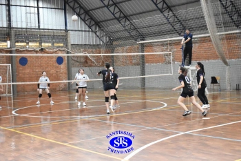 Alunos de 6º e de 7º ano participam dos Jogos Interséries Franciscanos