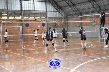 Alunos de 6º e de 7º ano participam dos Jogos Interséries Franciscanos