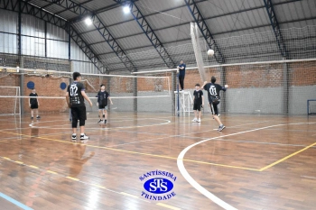 Alunos de 6º e de 7º ano participam dos Jogos Interséries Franciscanos