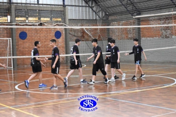 Alunos de 6º e de 7º ano participam dos Jogos Interséries Franciscanos