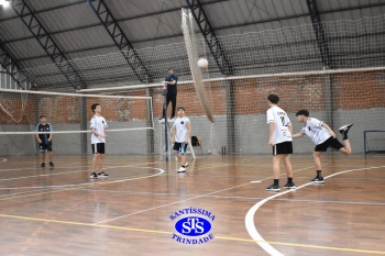 Alunos de 6º e de 7º ano participam dos Jogos Interséries Franciscanos