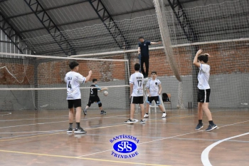 Alunos de 6º e de 7º ano participam dos Jogos Interséries Franciscanos