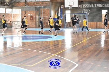 Alunos de 6º e de 7º ano participam dos Jogos Interséries Franciscanos