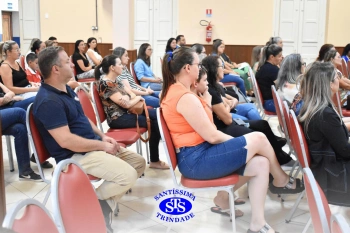 Diretrizes pedagógicas são apresentadas nas reuniões com os pais e com os responsáveis dos alunos 