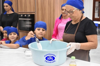 Alunos fazem pães para a Celebração de Páscoa | 1º ano
