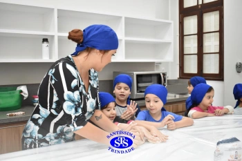 Alunos fazem pães para a Celebração de Páscoa | 1º ano