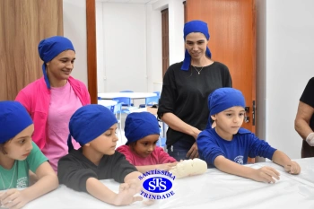 Alunos fazem pães para a Celebração de Páscoa | 1º ano