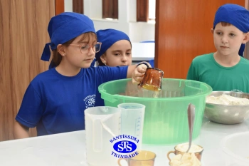 Alunos fazem pães para a Celebração de Páscoa | 1º ano