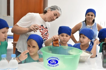 Alunos fazem pães para a Celebração de Páscoa | 1º ano