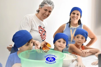 Alunos fazem pães para a Celebração de Páscoa | 1º ano