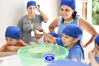 Alunos fazem pães para a Celebração de Páscoa | 1º ano