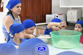 Alunos fazem pães para a Celebração de Páscoa | 1º ano