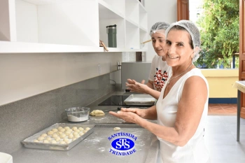 Alunos fazem pães para a Celebração de Páscoa | 1º ano