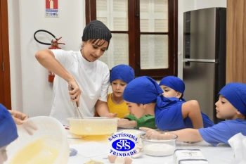 Alunos fazem pães para a Celebração de Páscoa | 1º ano