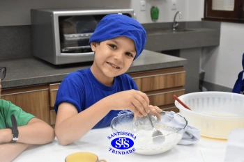 Alunos fazem pães para a Celebração de Páscoa | 1º ano