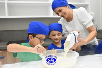 Alunos fazem pães para a Celebração de Páscoa | 1º ano