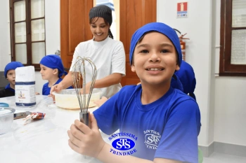 Alunos fazem pães para a Celebração de Páscoa | 1º ano