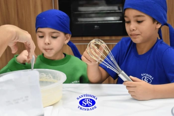 Alunos fazem pães para a Celebração de Páscoa | 1º ano