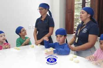 Alunos fazem pães para a Celebração de Páscoa | 1º ano