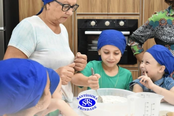 Alunos fazem pães para a Celebração de Páscoa | 1º ano