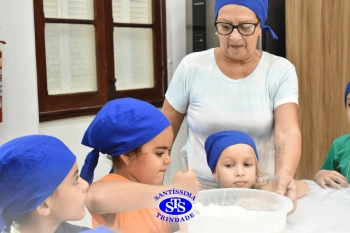 Alunos fazem pães para a Celebração de Páscoa | 1º ano