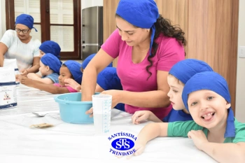 Alunos fazem pães para a Celebração de Páscoa | 1º ano