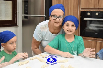Alunos fazem pães para a Celebração de Páscoa | 1º ano