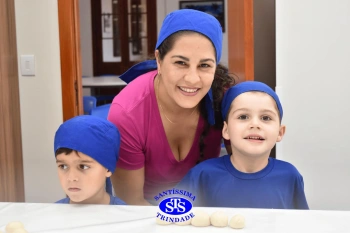 Alunos fazem pães para a Celebração de Páscoa | 1º ano