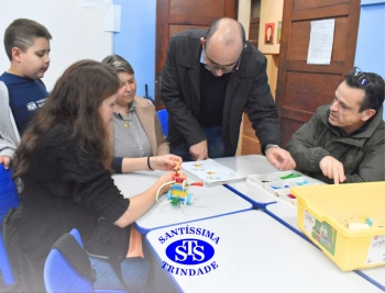 Dia da Família na Robótica desafia pais dos estudantes