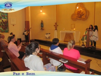 Celebração Eucarística na Capela do Colégio
