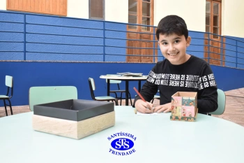 Alunos e familiares participam de momento de integração durante a entrega dos resultados