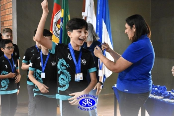 Alunos de 6º e de 7º ano participam dos Jogos Interséries Franciscanos