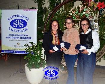 Homenagem aos profissionais franciscanos